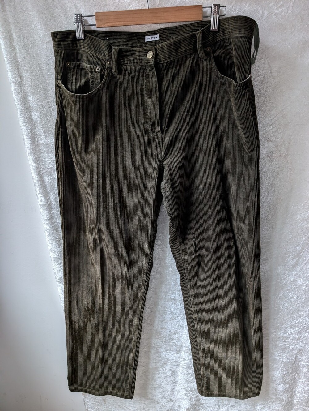 Jones New York Sport 16 Stretch Dark Olive Corduroy Straight Leg Everyday Stretc